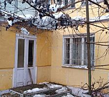 Двухэтажный дом в п. Красное Слободзейского района