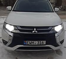 MITSUBISHI OUTLENDER PHEV buna si economa se vinde!!!