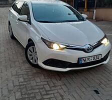 Vind Toyota auris universala 2016