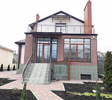 Продам двухэтажный дом на Таирово на участке 6 соток. ...