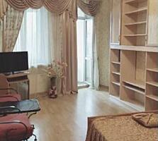 Продается квартира в престижном районе Одессы, вблизи моря и Аркадии. 