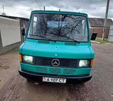 Mercedes-Benz 1990 г.