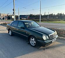 Mercedes Benz E250