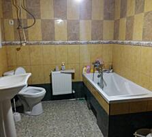 Квартира с ремонтом, санузел облицован плиткой, установлена ванная, ..
