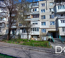 Apartament cu 2 camere separate, bloc din cotileț, bd. Moscova