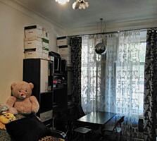 Продаётся комната в коммуне в центре Одессы. Этаж 1/3, S=19 кв.м. ...