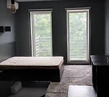 Продаётся 1 комнатная просторная квартира в новом доме на Боровского. 