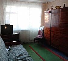Продается двухкомнатную квартиру в хорошем районе Черемушек. Удобный .