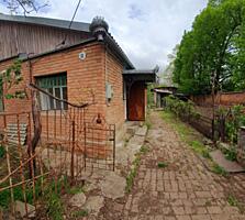Дом в Красных Казармах, район Кирпичного завода, 8 соток земли.