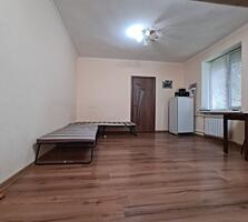 Продается 2-комнатная квартира с кухней-студией, район Правды