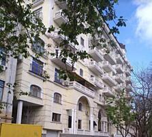 В продаже 3 комнатная квартира в красивом доме в самом центре Одессы. 