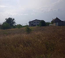 Продам земельный участок общей площадью 7 соток земли в центре села ..