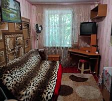 Предлагается к продаже комната в коммуне с общей площадью 14 метров, .