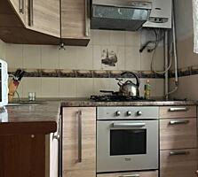 Продам 3 комнатную с гаражом во дворе на проспекте Шевченко