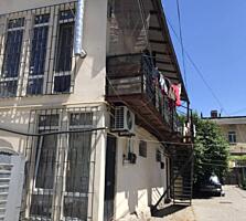 Продается двухкомнатная квартира в центре Молдаванки. Комнаты смежные 
