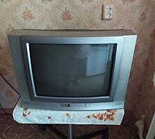 Телевизор и подставка под телевизор