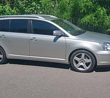 Toyota Aventis 1.8 бензин. автомат