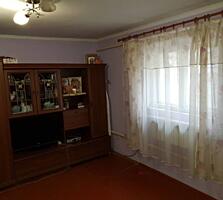 Продается дом в пгт.Александровка общей площадью 80 кв.м. 8 соток ...
