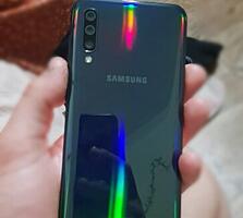 Продам Samsung Galaxy A50 128 gb, состояние нового