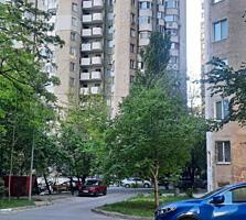 2 camere separate + spatiu pentru afacerea ta, in centrul Chisinaului