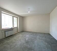 Vând aparatament cu 3 dormitoare și living, Centru Str. Albisoara