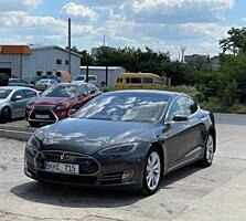 Продам Tesla S 2015 г.