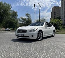 INFINITI M35H 2012