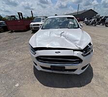 Ford Fusion 2013 год, гибрид.