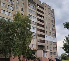 Продам большую 2 ком. кв. в Днестровске чешка 2этаж, 56кв. м.