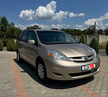 Продам Toyota Sienna LE