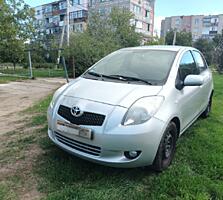 Продам автомобиль Toyota Yaris.