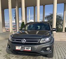 Volkswagen Tiguan Автомобиль в богатой комплектации.