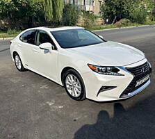 Продаю Lexus ES 300h 2013 год