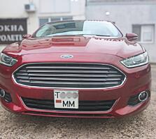 Ford Fusion Plug-In-Hybrid (заряжается от розетки)