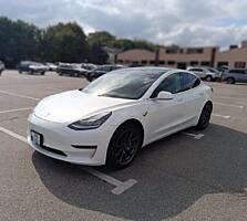 Продам TESLA MODEL 3