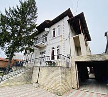 Casă cu 2 Nivele în zonă ecologică, 220m. p+ 4,6 ari. Sec. Posta Veche