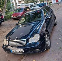 Mercedes-Benz C200