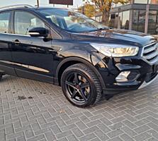 Ford kuga titanium. motorina mecanica. salon piele