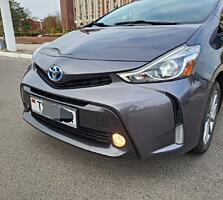 Prius V 2015 год, рестайлинг