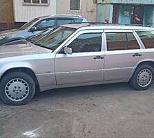 Mersedes-Benz E250 S124