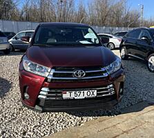 Продаётся Toyota Highlander