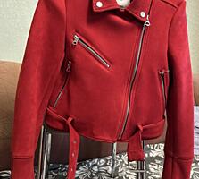 Продам женскую куртку оригинальную фирменную.