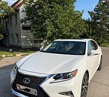 Продам белоснежный Lexus ES300h, 2013 года, 100 т. миль