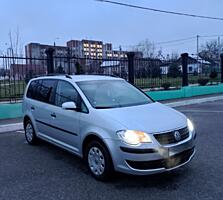 Продам VOLKSWAGEN TOURAN 2009 год, заводской метан. Возможен обмен.