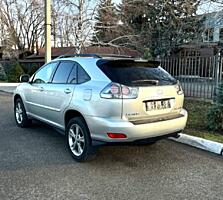 Отличный Lexus rx400h