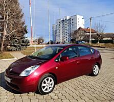 Продам Toyota Prius 20 2005г. бензин-гибрид 1.5,