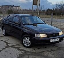 Продаю Toyota carina е