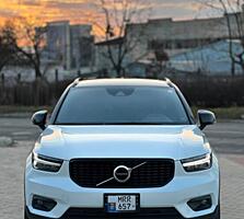 Продам Volvo XC40 R-Design, 2021 год