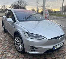 Tesla Model X 90D