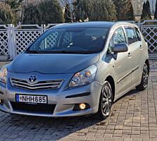 Toyota VERSO 2011г